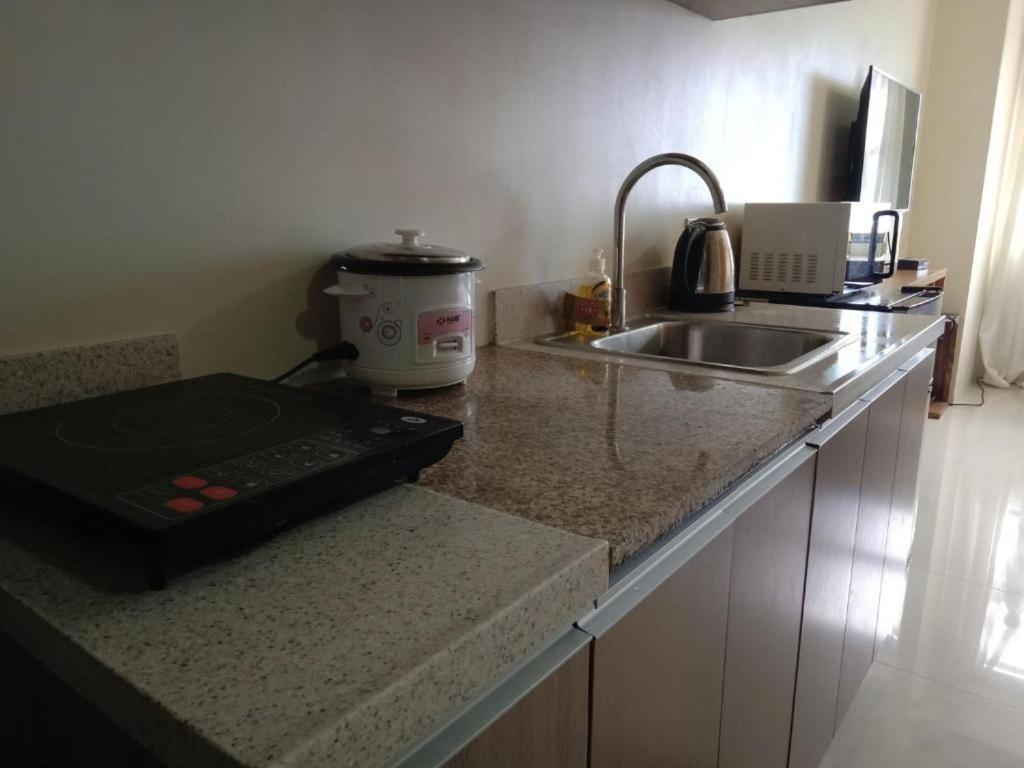 Horizon 101 A2 Shortwalk Robinson Mall Mango Square Bar Apartment Cebu ภายนอก รูปภาพ